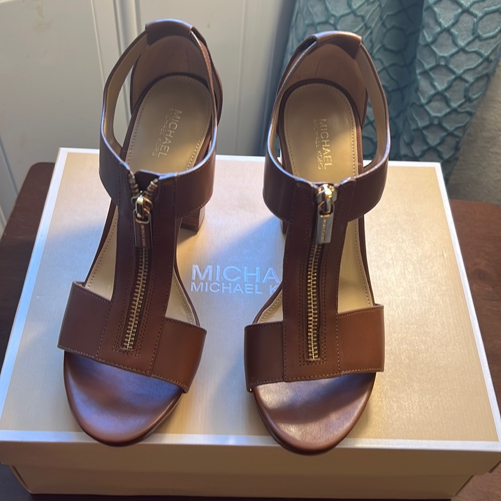 Michael Kors, Berkley T-Strap Platform Dress Sandals in color Luggage sz 8m
